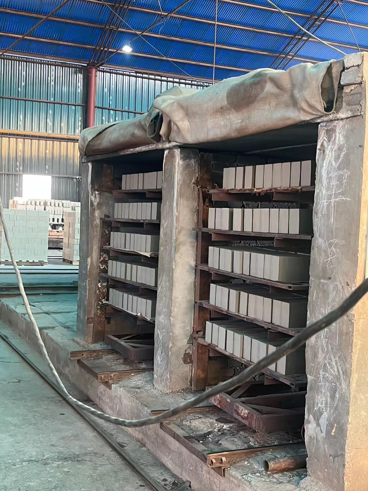  隧道窯燒制耐酸磚的過程